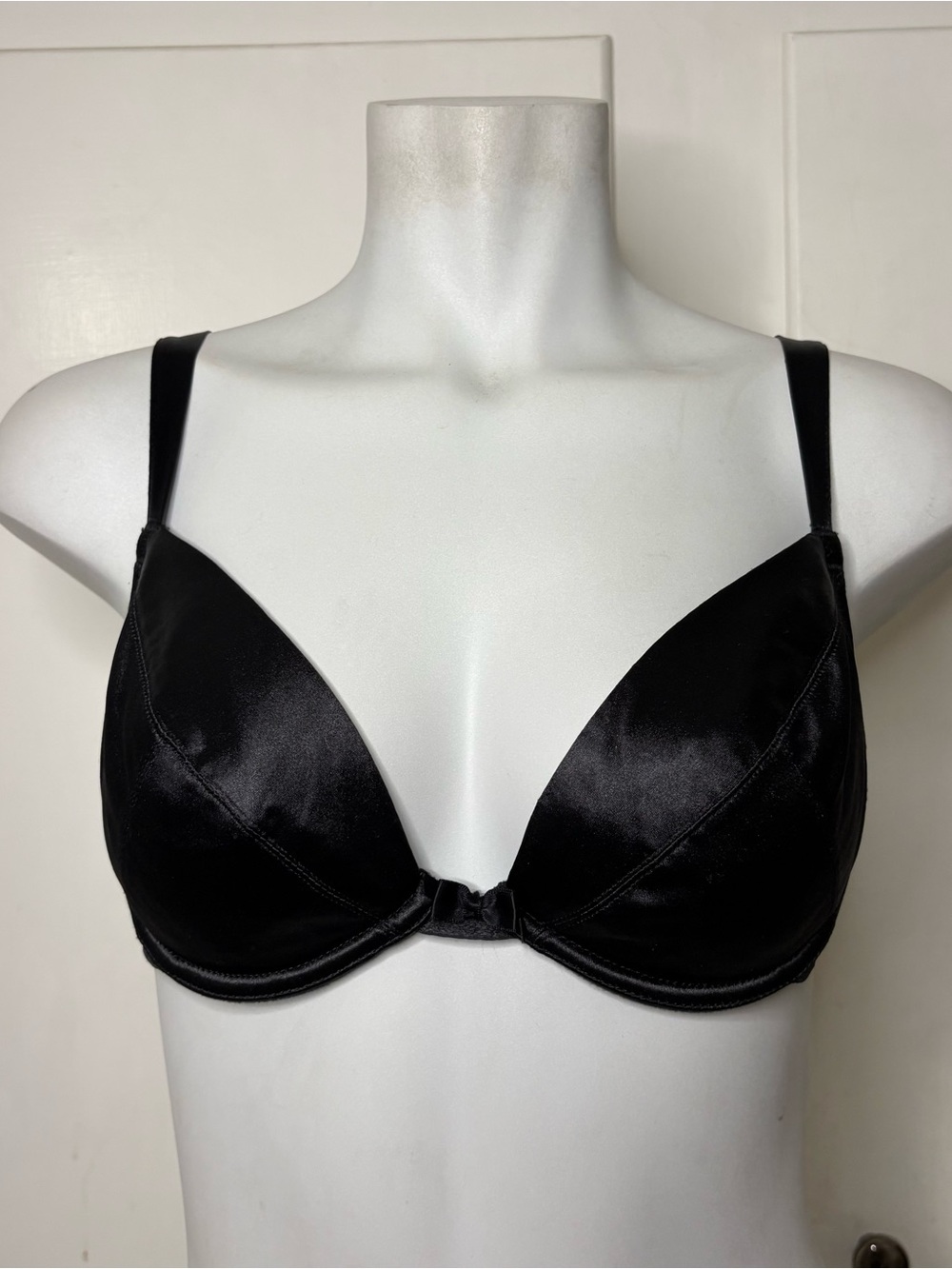 Vintage 90s Black Satin Wonderbra Lightly Padded Underwire Bra Size 38B
